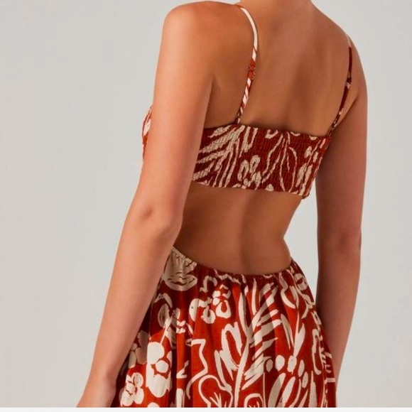 ASTR the label Sarai floral midi dress - Picture 2 of 3